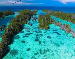 Wisata-Raja-Ampat-Papua