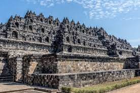 Borobudur Eksplorasi Keajaiban Candi Megah di Jawa Tengah