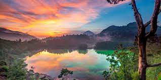 Menelusuri Cantiknya Telaga Warna Destinasi Eksotis di Dieng